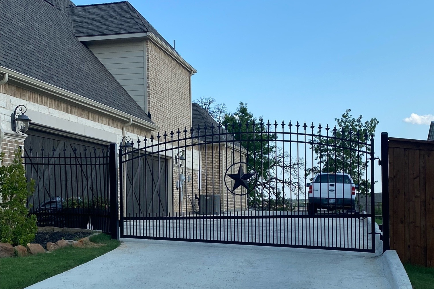 Automatic driveway gate, freshly installed